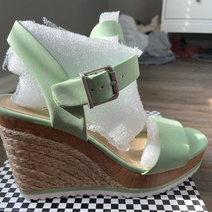 Summer wedges